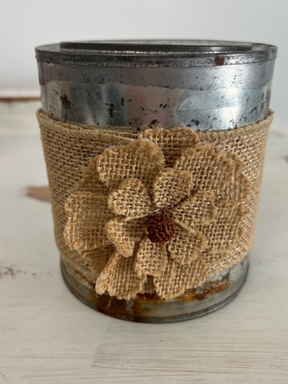 Safe seal decorative tin
